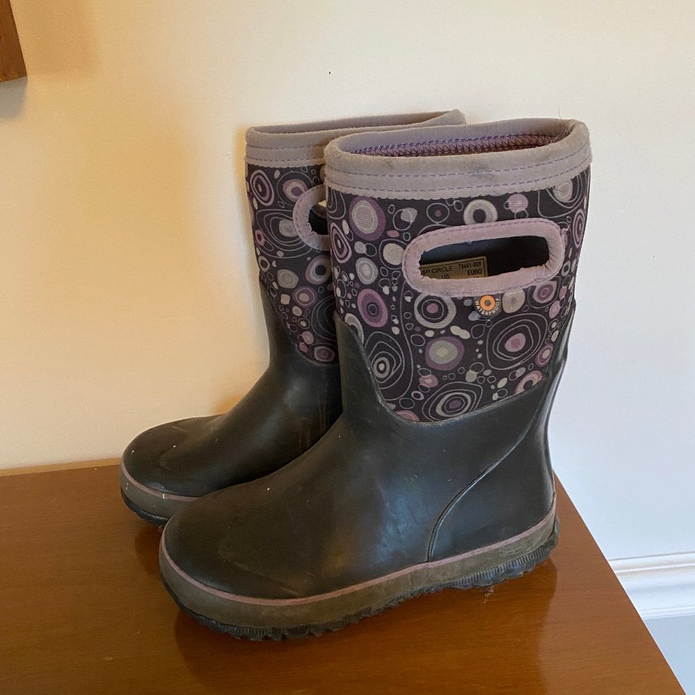 Girls bogs size 12